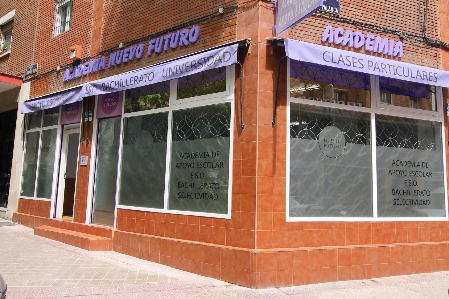 Fachada de la sede de Embajadores